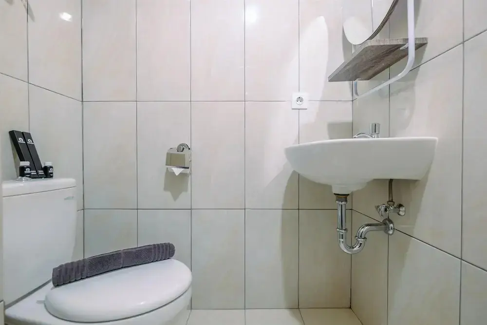 Бекаси: Fully Furnished With Comfy Design Studio Grand Kamala Lagoon Apartment