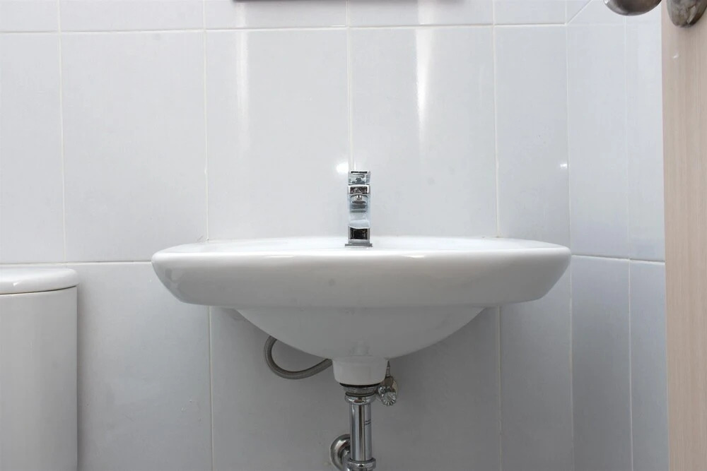 Бекаси: Comfort Studio At Patraland Urbano Apartment