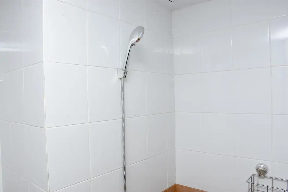 Джакарта: 2Br Yotayori Home At Green Pramuka City Apartment