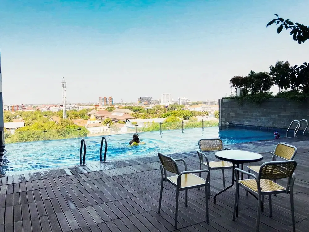Сурабая: Exquisite Studio Apartment At Tamansari Papilio