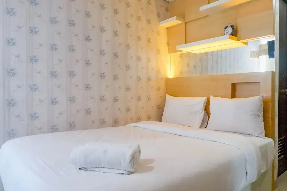 Сурабая: Exquisite Studio Apartment At Tamansari Papilio
