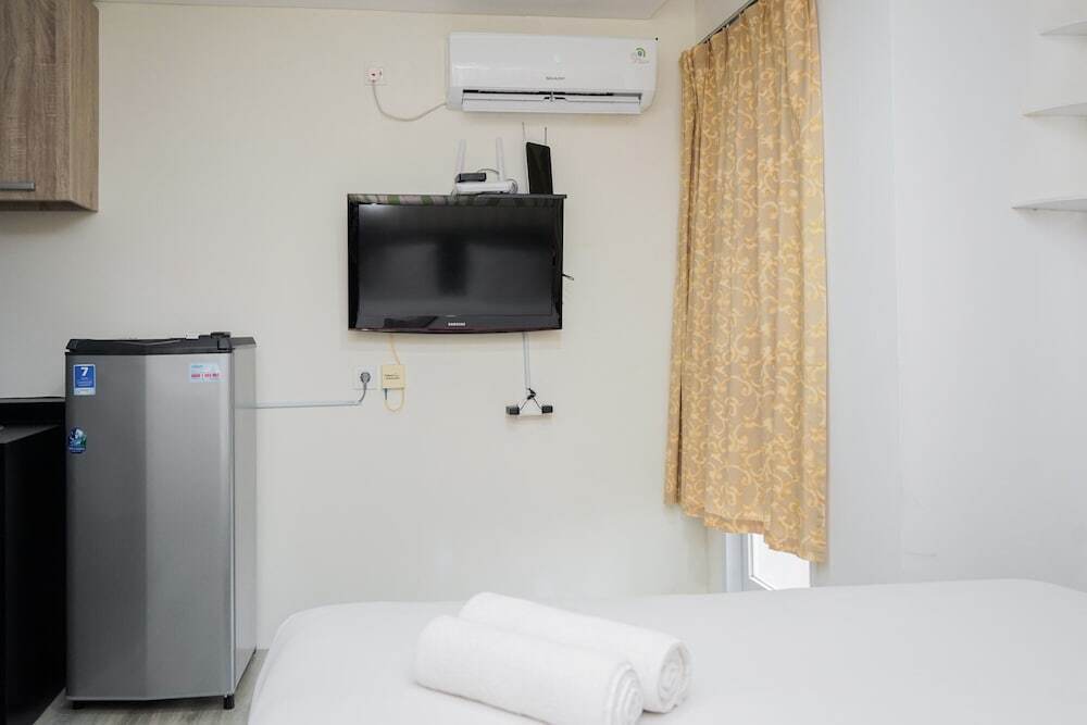 Южный Тангеранг: Comfy And Minimalist Studio At Bintaro Icon Apartment