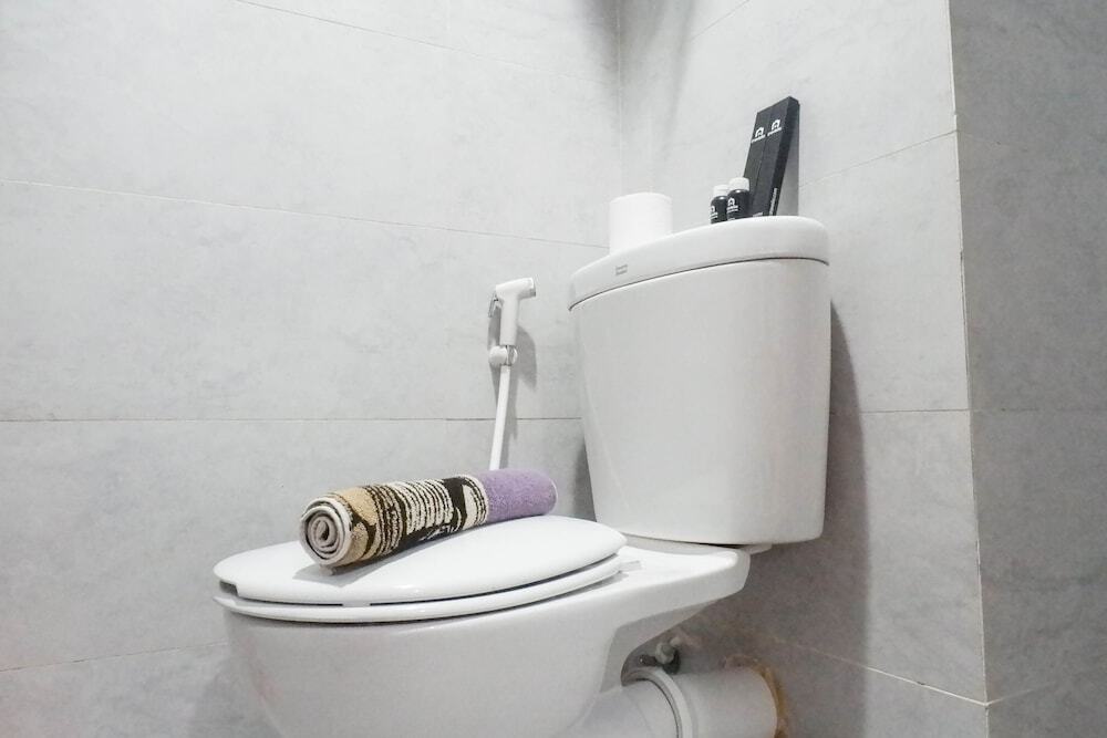 Сурабая: Cozy And Vibrant Studio Apartment At Taman Melati Surabaya
