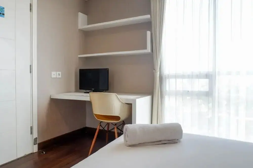 Сурабая: Scenic Modern 2Br Apartment At Trillium Residence