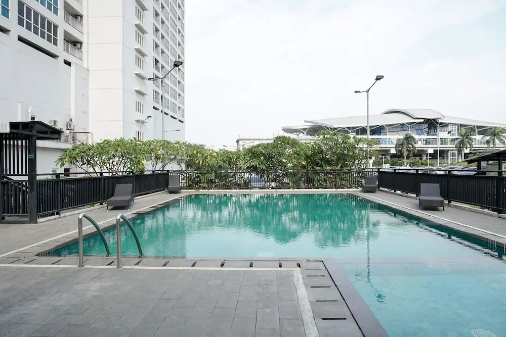 Джакарта: Comfort and Stylish 1BR at Callia Apartment