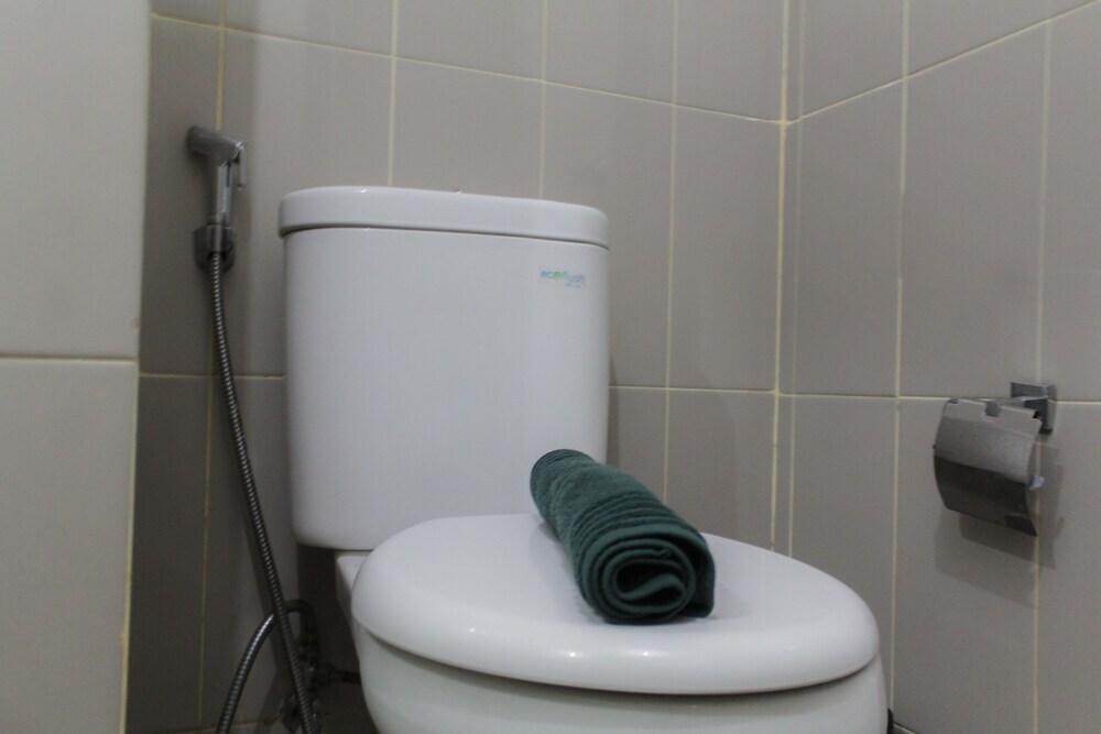 Южный Тангеранг: Stylish and Modern Studio Apartment at Bintaro Plaza Residence