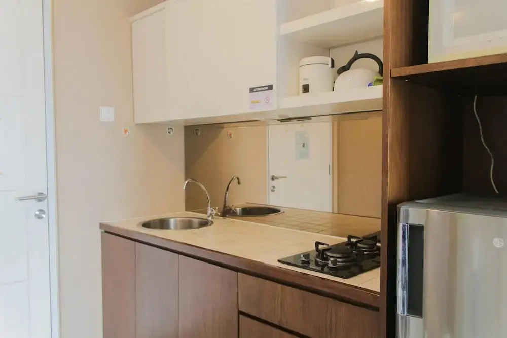 Южный Тангеранг: Strategic and Modern Studio Apartment at Bintaro Plaza Residence