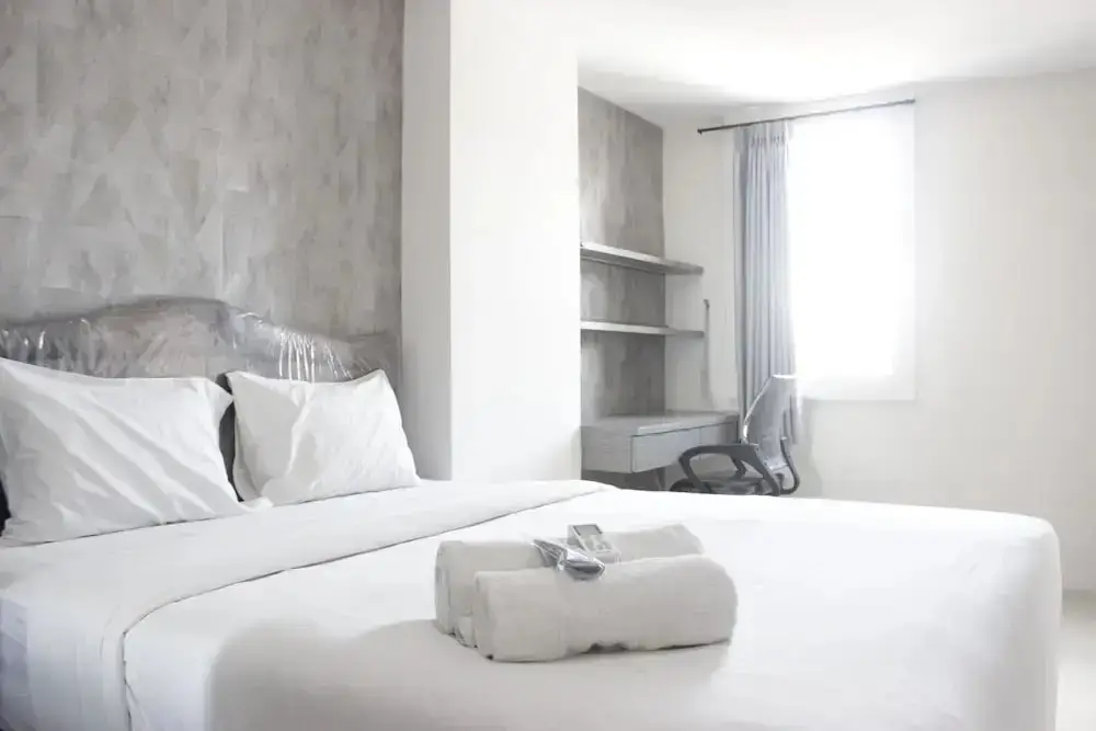 Бандунг: Simply 2BR without Living Room Apartment at Parahyangan Residence