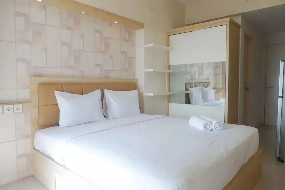 Сурабая: Comfortable and Well Appointed Studio Apartment Supermall Mansion