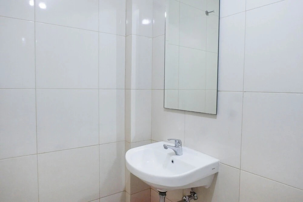 Сурабая: Comfortable and Well Appointed Studio Apartment Supermall Mansion