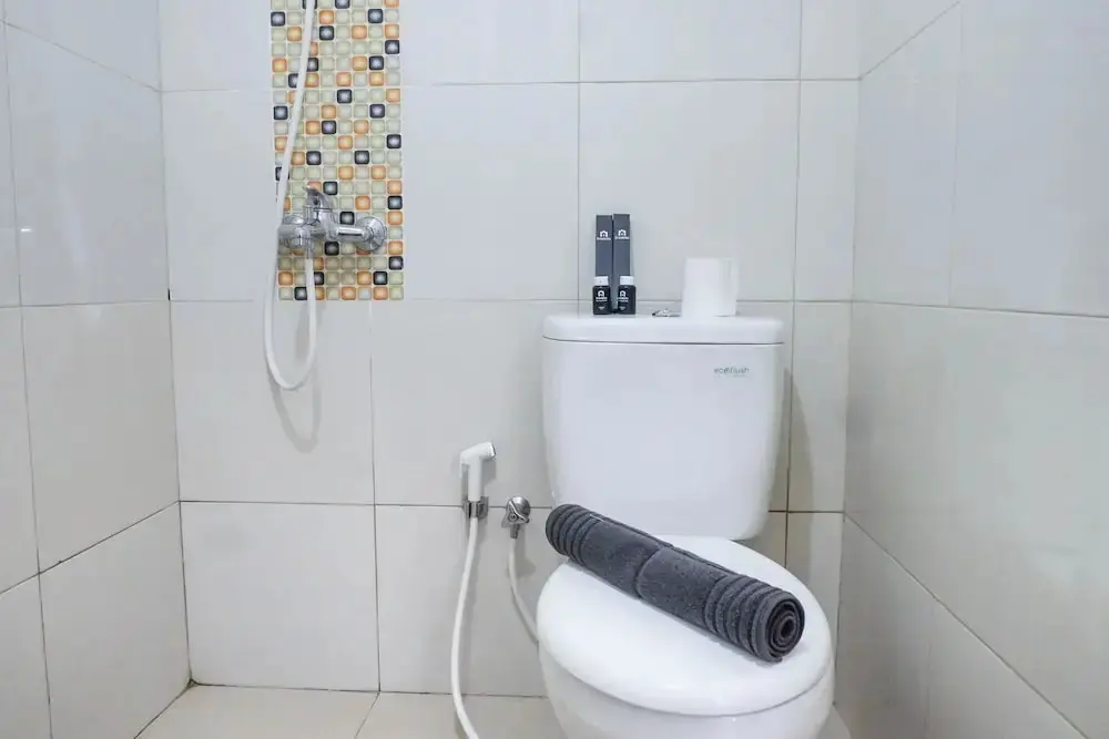 Сурабая: Comfortable and Well Appointed Studio Apartment Supermall Mansion