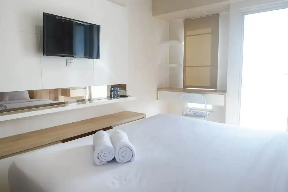 Сурабая: Comfortable and Well Appointed Studio Apartment Supermall Mansion