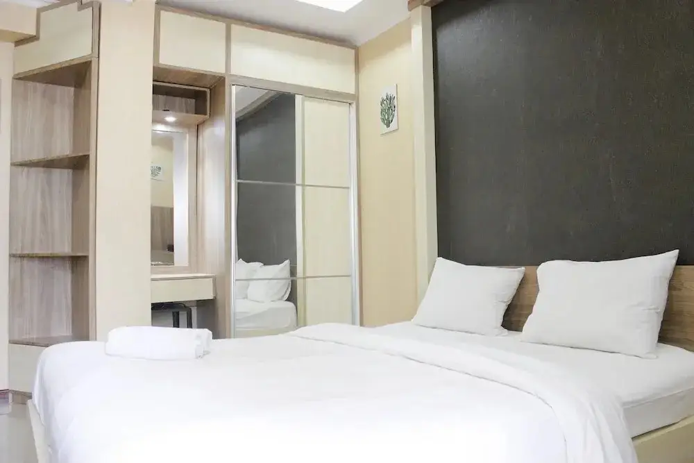 Бандунг: Minimalist Studio Gateway Ahmad Yani