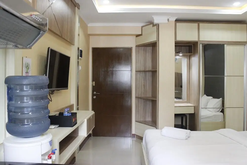 Бандунг: Minimalist Studio Gateway Ahmad Yani