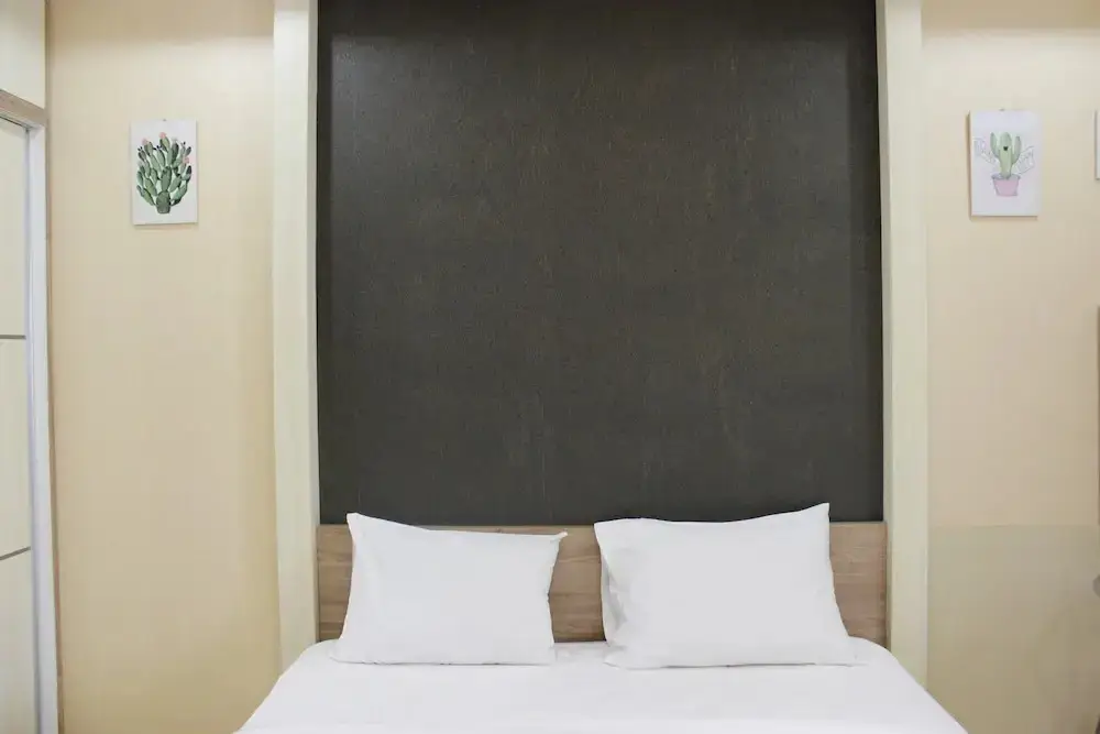 Бандунг: Minimalist Studio Gateway Ahmad Yani