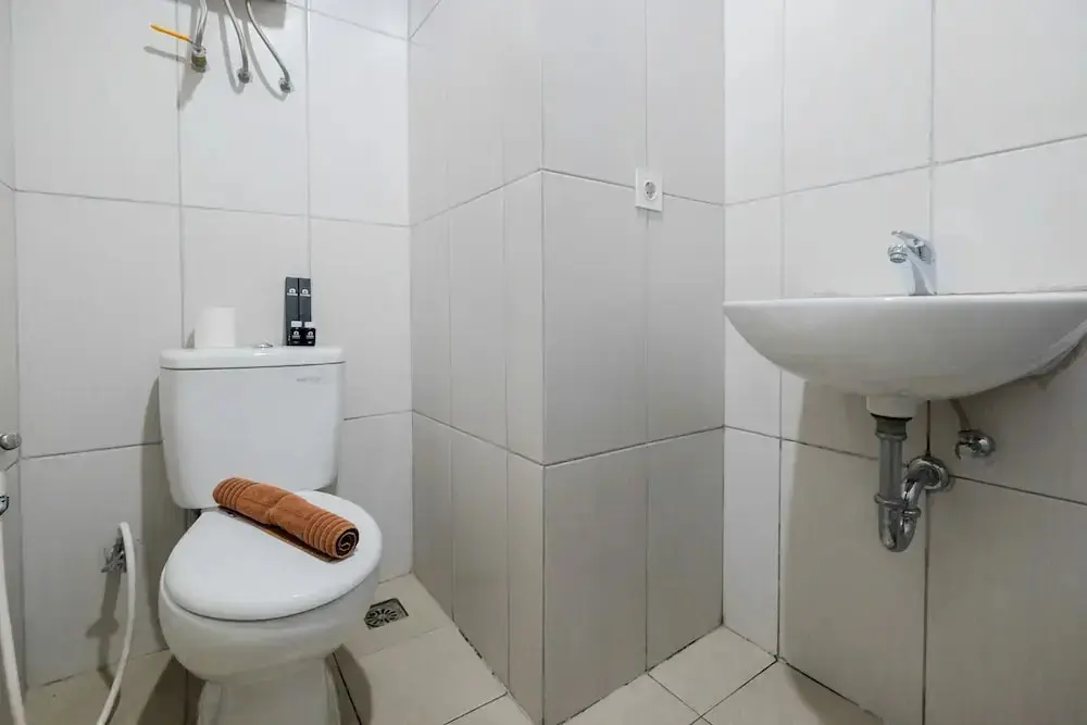 Бекаси: Comfy and Modern 2BR Grand Kamala Lagoon Apartment