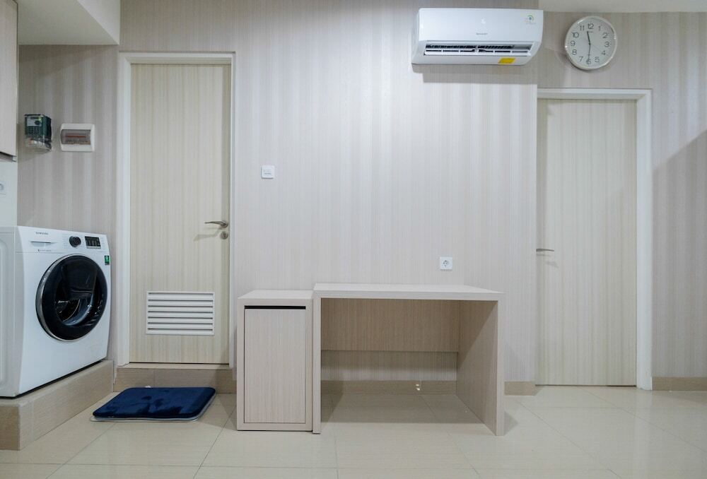 Бекаси: Comfy and Modern 2BR Grand Kamala Lagoon Apartment