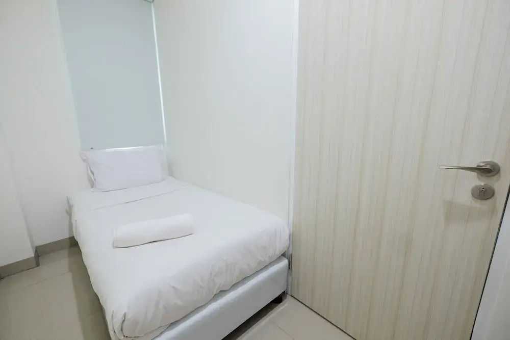 Бекаси: Comfy and Modern 2BR Grand Kamala Lagoon Apartment
