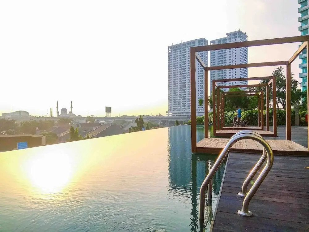 Бекаси: Scenic and Comfy Studio Grand Kamala Lagoon Apartment