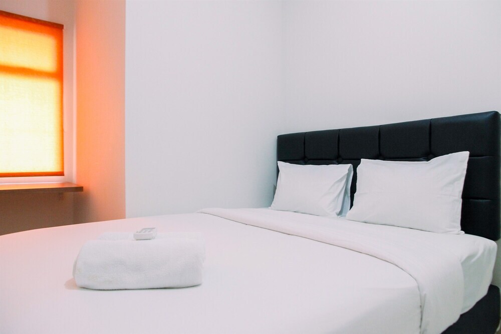 Бекаси: Nice 2BR at Springlake Summarecon Bekasi Apartment