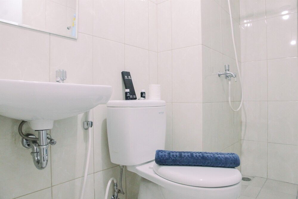Бекаси: Nice 2BR at Springlake Summarecon Bekasi Apartment