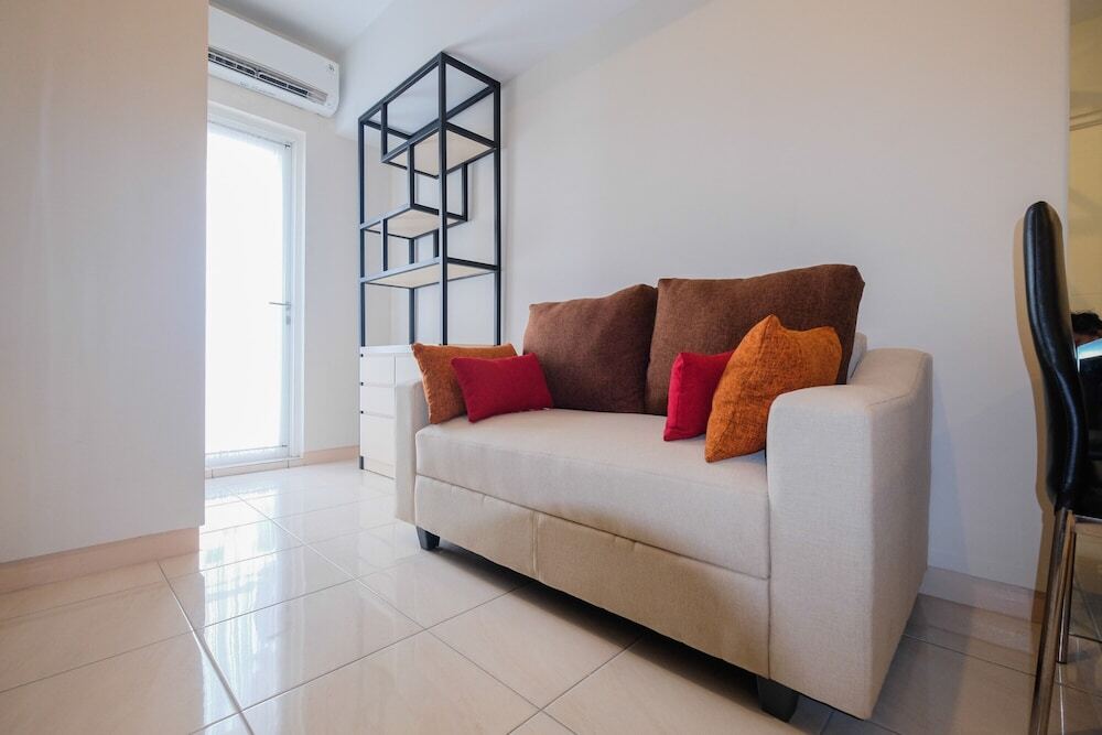 Бекаси: Spacious 2BR Apartment at The Springlake Summarecon Bekasi