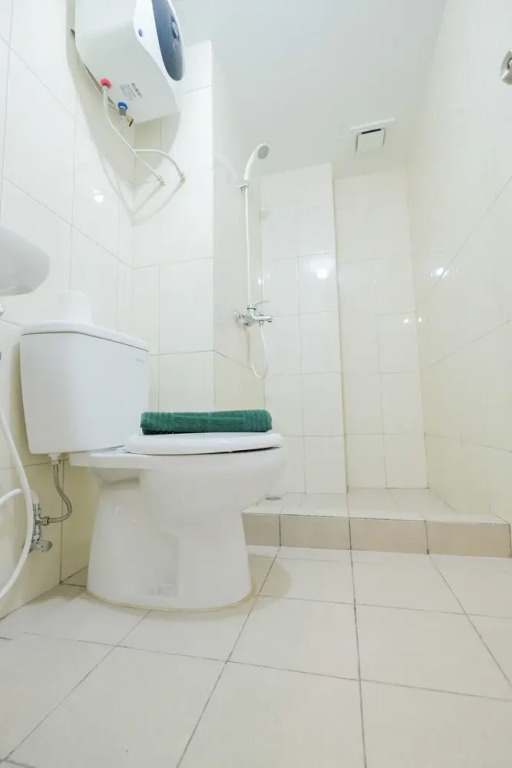 Бекаси: Spacious 2BR Apartment at The Springlake Summarecon Bekasi