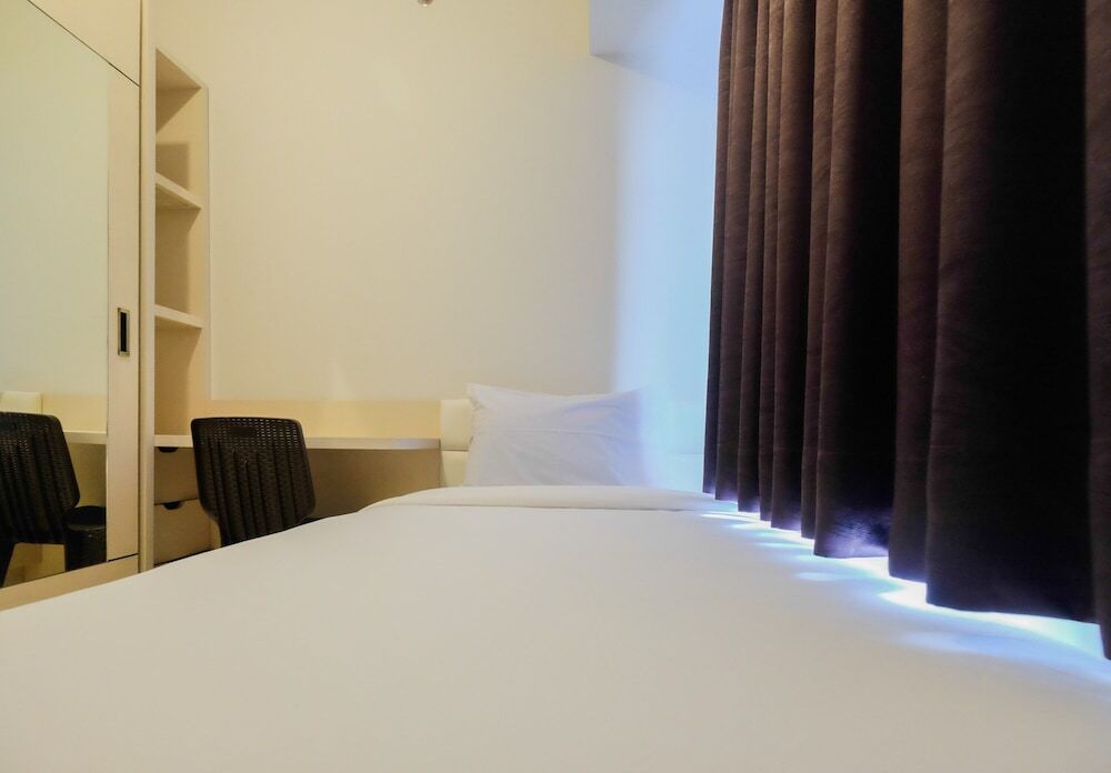 Бекаси: Spacious 2BR Apartment at The Springlake Summarecon Bekasi