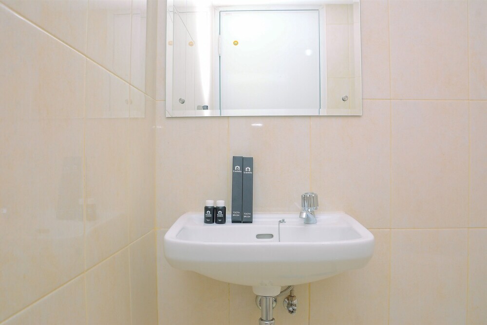 Бекаси: Studio Apartment at The Springlake View Summarecon with Mall View