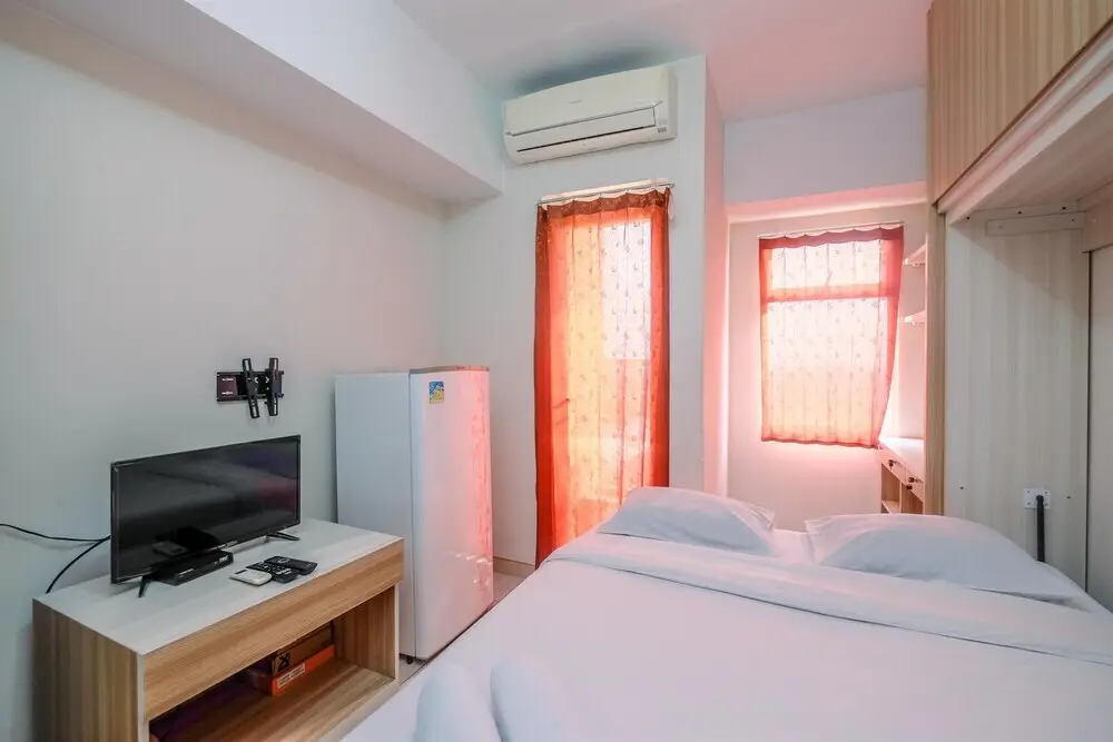 Бекаси: Simple and Comfy Studio at Springlake Summarecon Bekasi Apartment