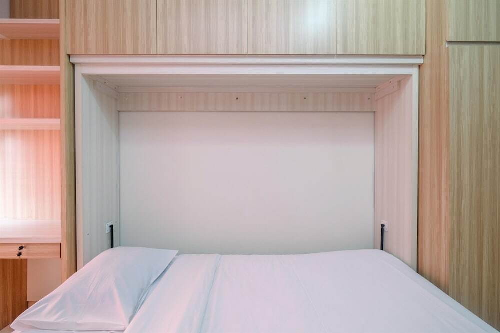 Бекаси: Simple and Comfy Studio at Springlake Summarecon Bekasi Apartment