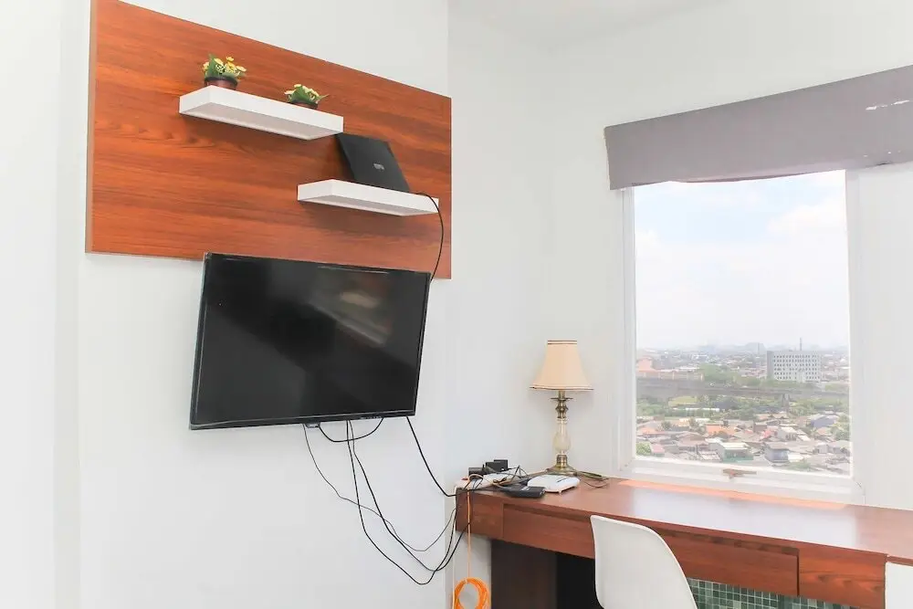 Бекаси: Comfort and Homey Studio at Patraland Urbano Apartment