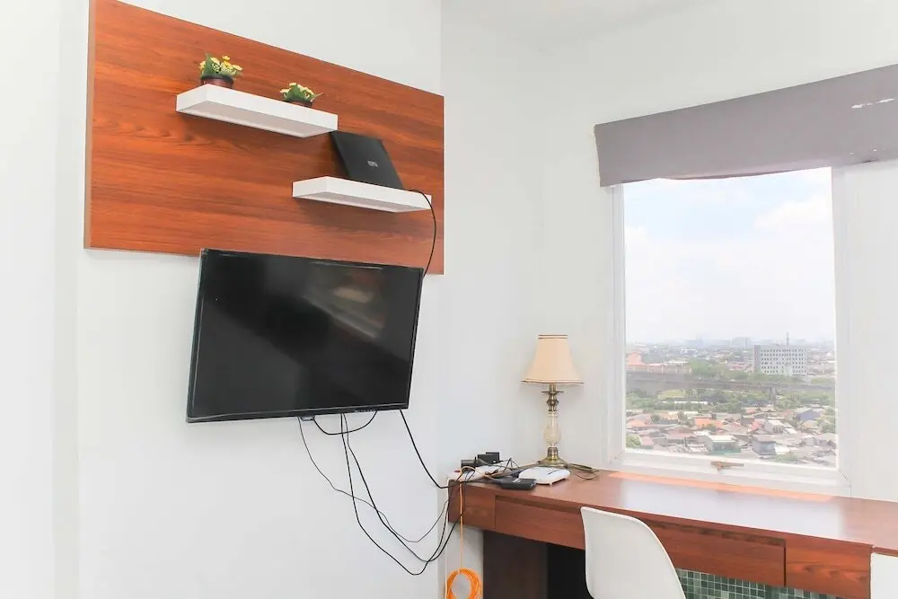 Бекаси: Comfort and Homey Studio at Patraland Urbano Apartment