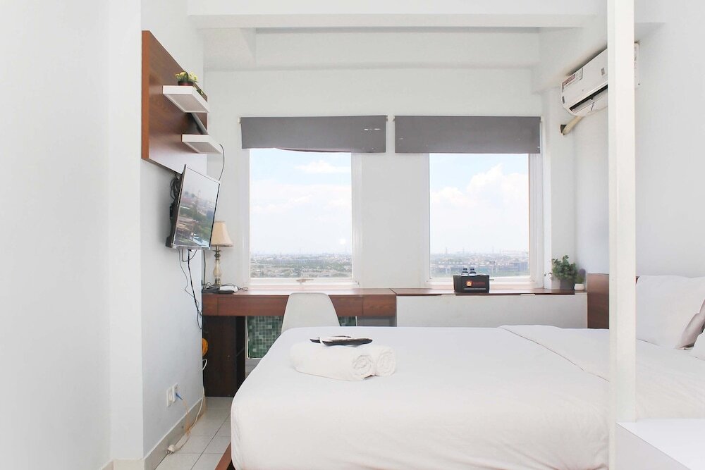 Бекаси: Comfort and Homey Studio at Patraland Urbano Apartment