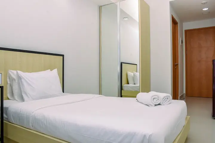 Депок: Elegant Studio with Single Bed at Evenciio Margonda Apartment