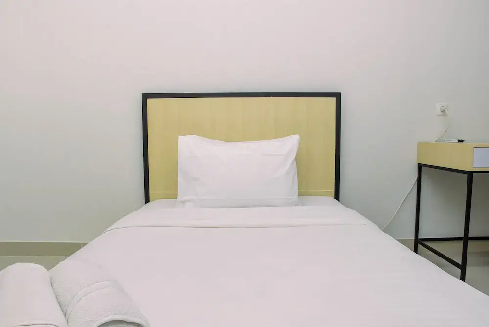 Депок: Cozy Studio with Single Bed at Evenciio Margonda Apartment