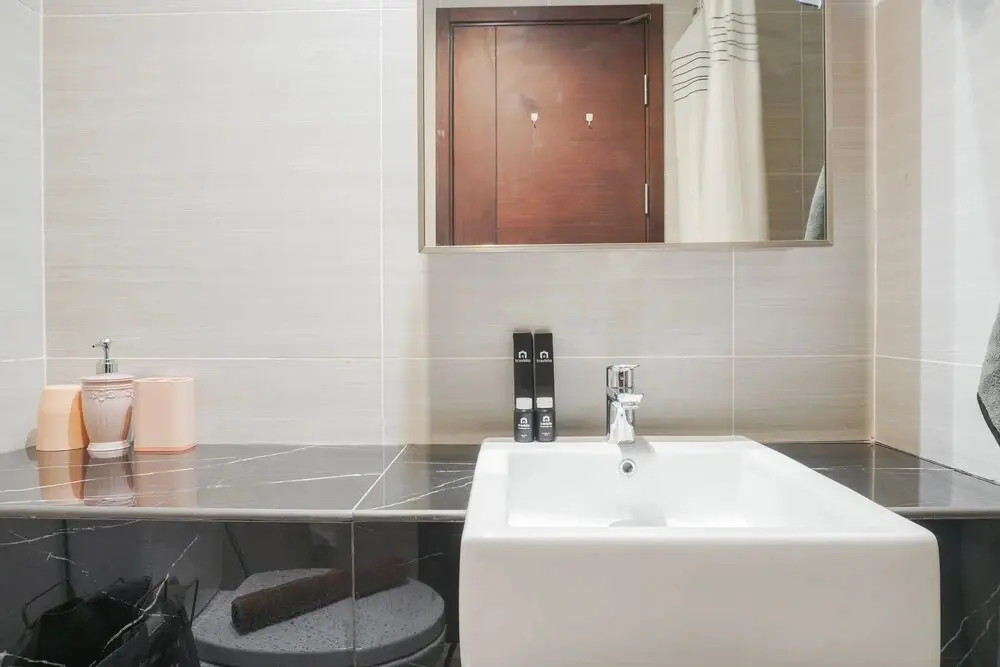 Джакарта: Modern and Stylish Studio at West Vista Apartment