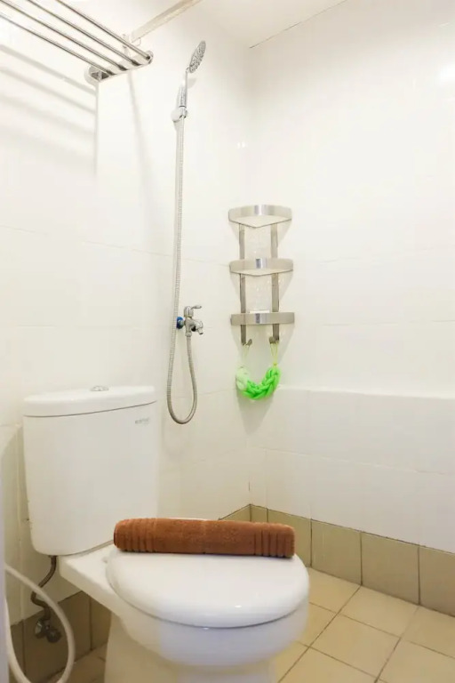 Джакарта: Elegant 2BR Bassura City Cipinang Apartment