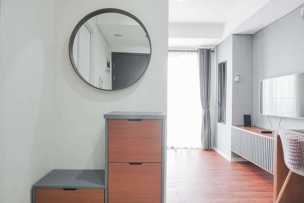 Джакарта: Cozy and Nice Studio at Daan Mogot City Apartment