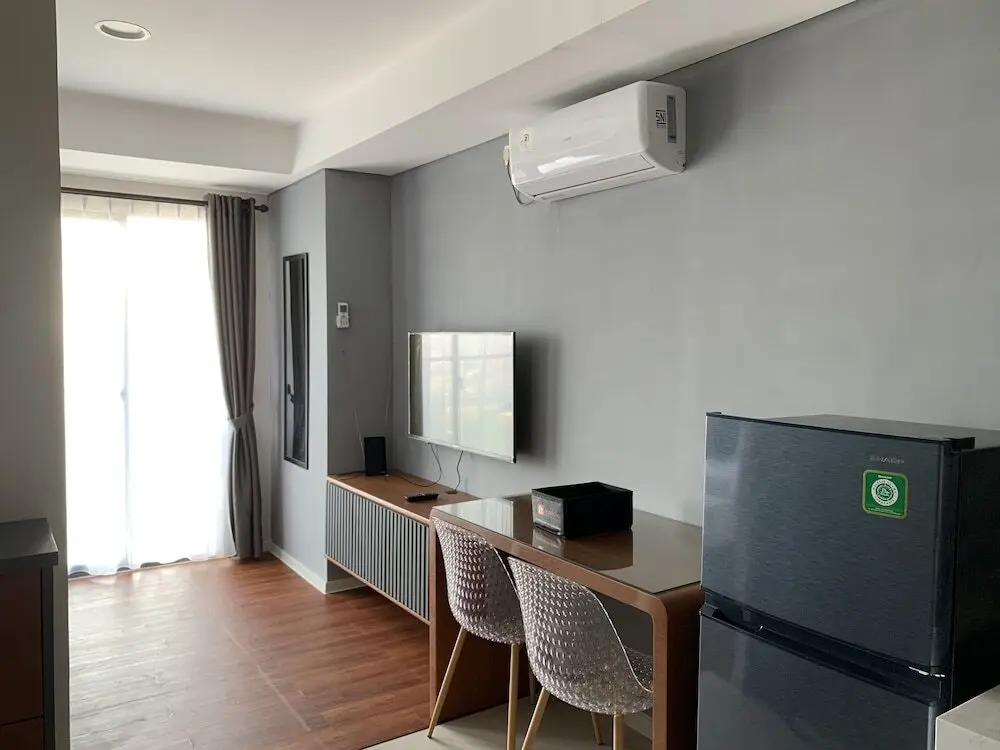 Джакарта: Cozy and Nice Studio at Daan Mogot City Apartment