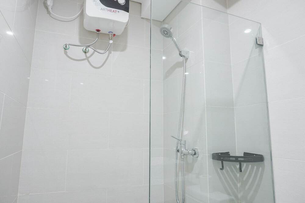 Джакарта: Cozy and Nice Studio at Daan Mogot City Apartment
