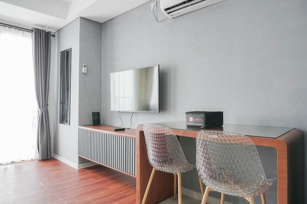 Джакарта: Cozy and Nice Studio at Daan Mogot City Apartment