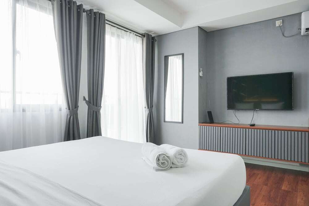 Джакарта: Cozy and Nice Studio at Daan Mogot City Apartment