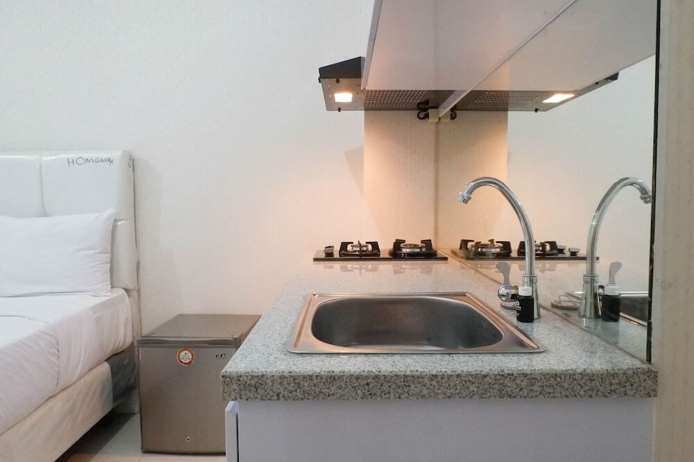 Сурабая: Delightful Luxurious Studio Apartment Connected to Pakuwon Mall at Supermall Mansion