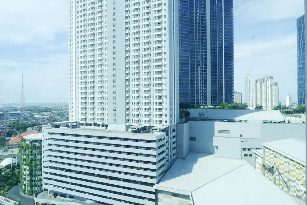 Сурабая: Delightful Luxurious Studio Apartment Connected to Pakuwon Mall at Supermall Mansion