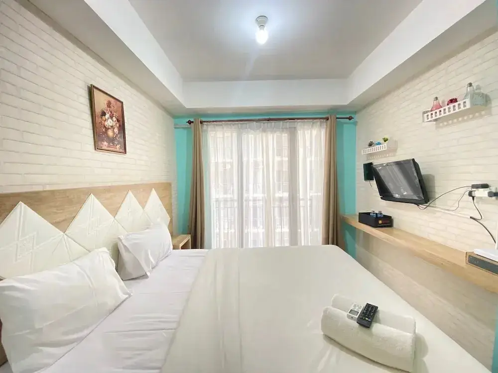 Бандунг: Modern and Comfy Studio Room at Grand Asia Afrika Apartment