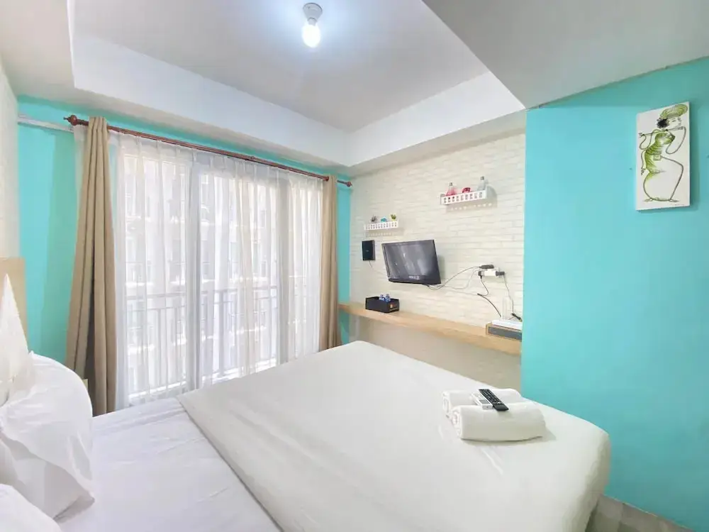 Бандунг: Modern and Comfy Studio Room at Grand Asia Afrika Apartment