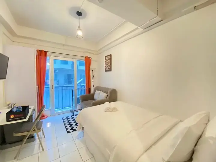 Бандунг: Cozy Studio Room at Grand Asia Afrika Apartment