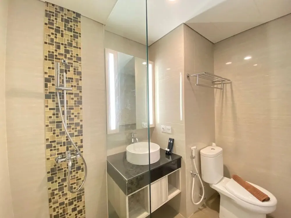 Бандунг: Modern and Spacious Studio Room at Green Kosambi Apartment