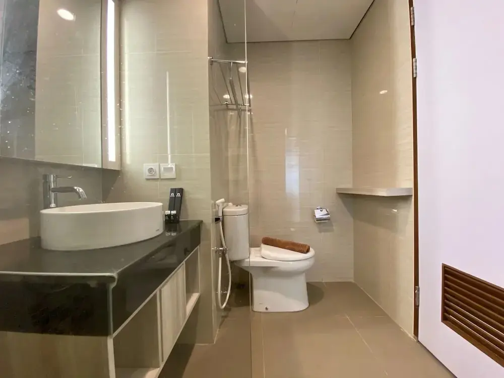 Бандунг: Modern and Spacious Studio Room at Green Kosambi Apartment